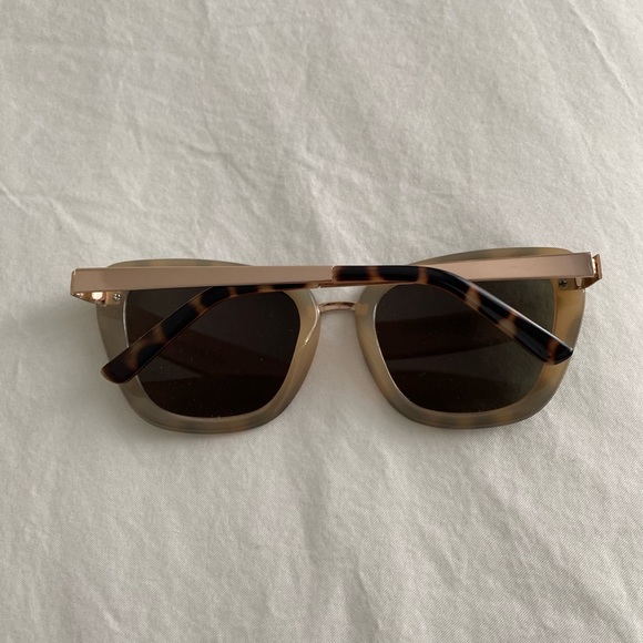 Tortoise shell sunglasses - Picture 2 of 5